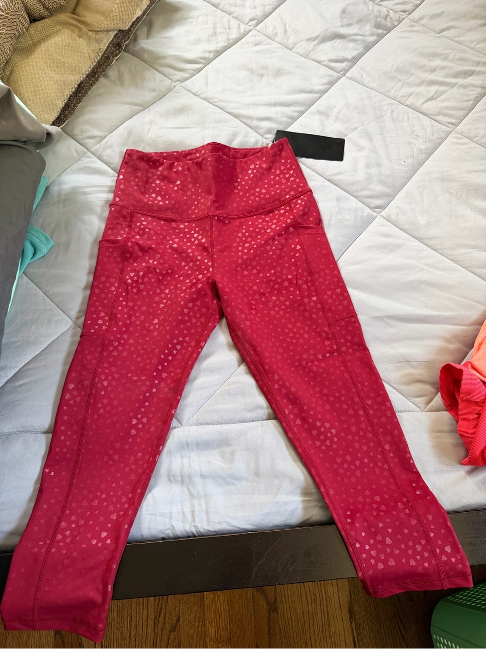 Love Her Red Heart High-Waist Pink Heart Print Capri Leggings
